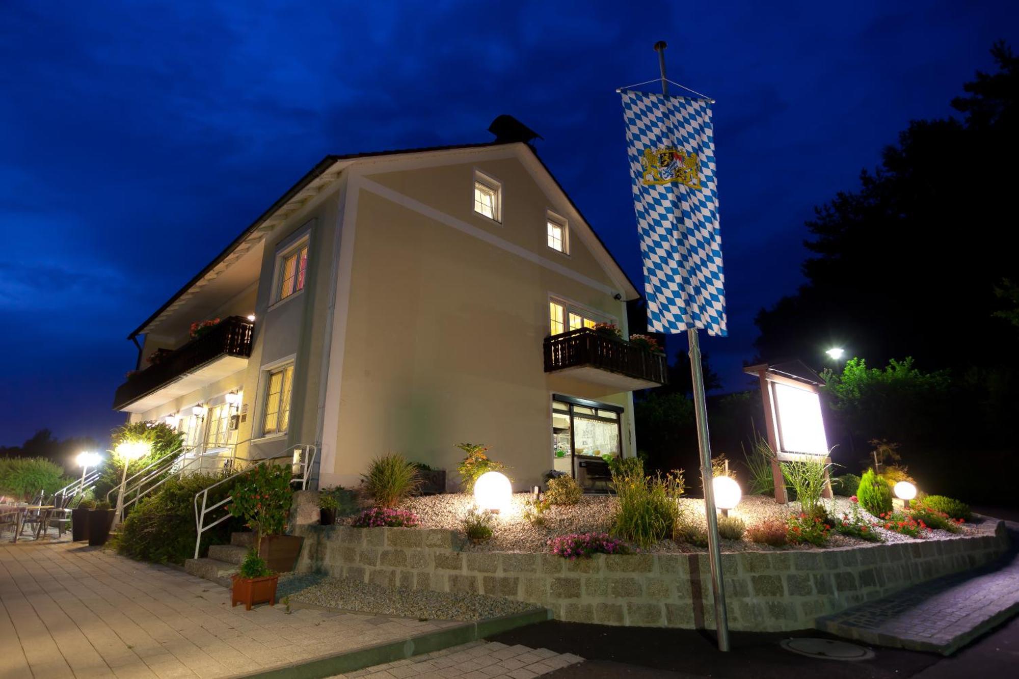 Landgasthof Am Sonnenhang Vohenstrauss Exterior foto